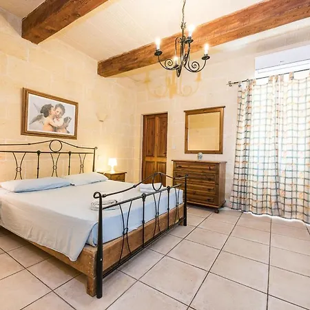4 Bedroom Farmhouse With Private Pool & Views Nadur Exterior photo