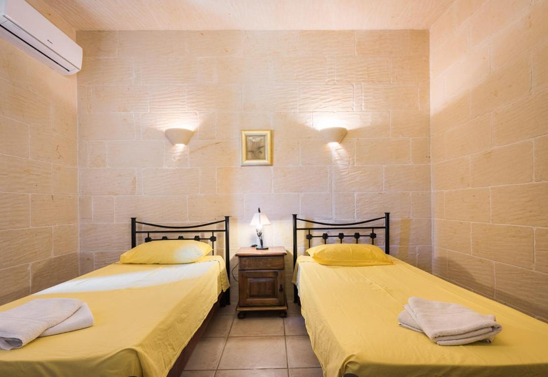 4 Bedroom With Private Pool & Views Casa vacanze *
