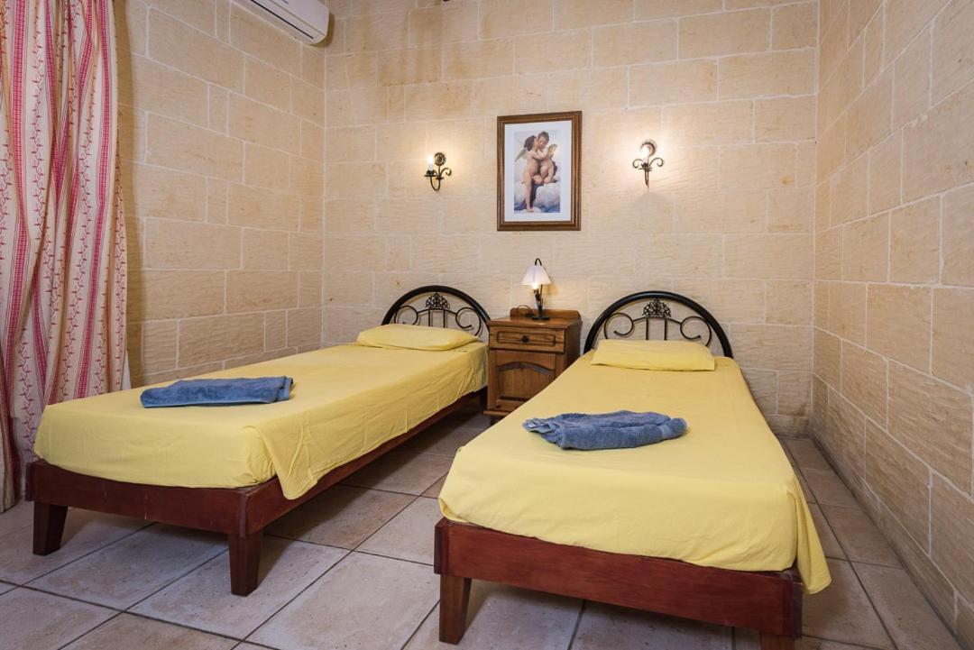4 Bedroom With Private Pool & Views *