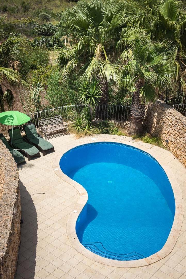 4 Bedroom With Private Pool & Views *