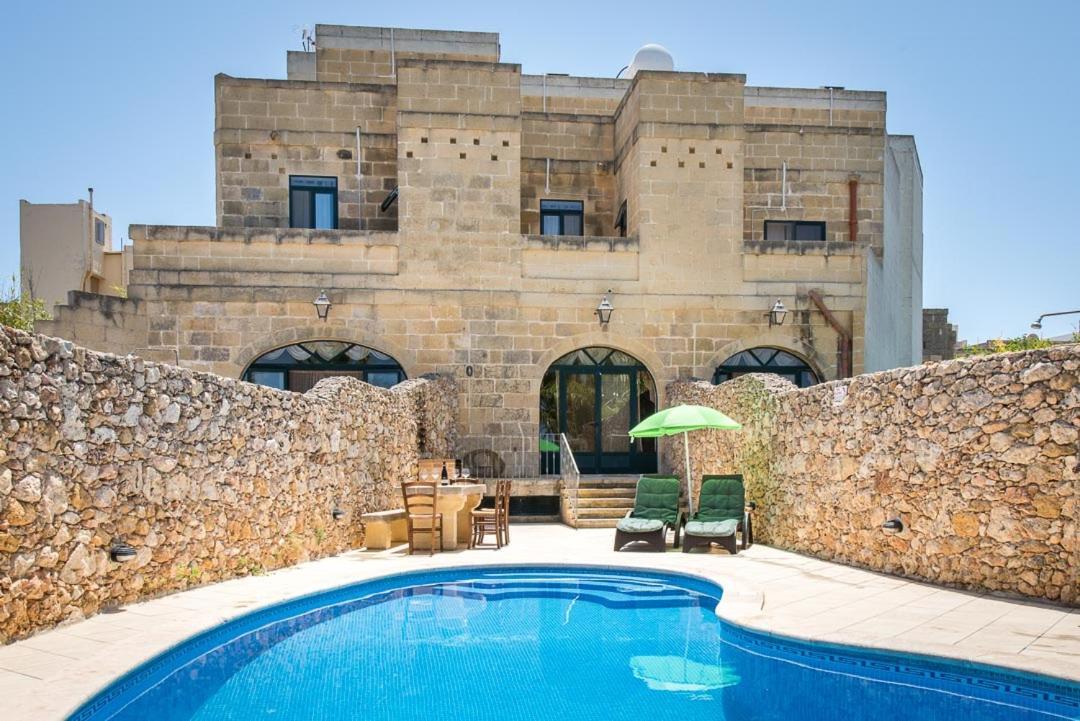 Casa vacanze 4 Bedroom With Private Pool & Views *